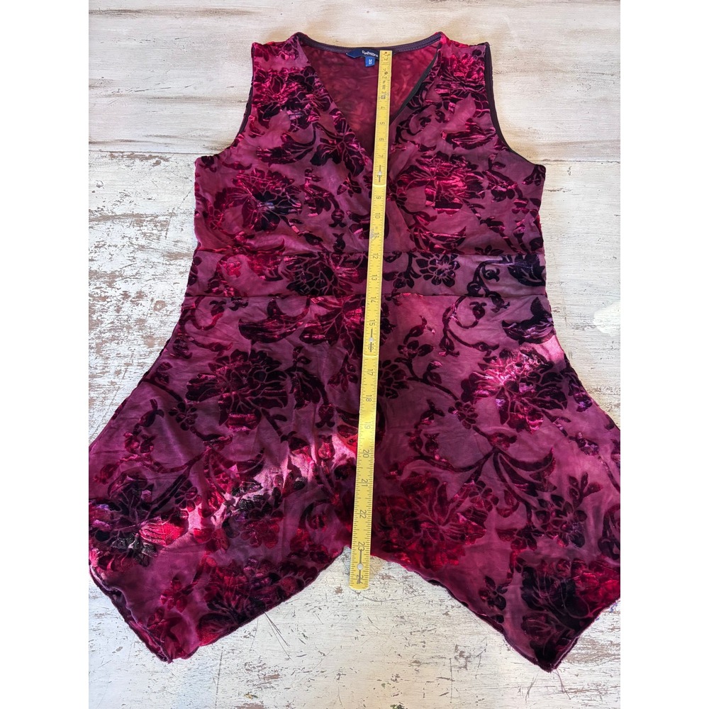 Y2K Reitmans top women M burgundy velvet burnout floral sharkbite hem v-neck - Picture 6 of 9